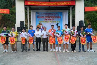 Giải bóng chuyền truyền thống Ngành giáo dục huyện Sơn Tây lần thứ IV – chào mừng Ngày Nhà giáo Việt Nam 20-11-2015.